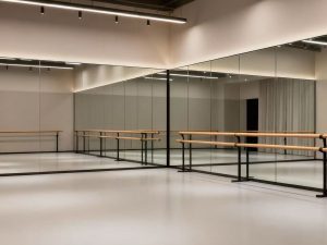 Glassless Mirror Studio 1